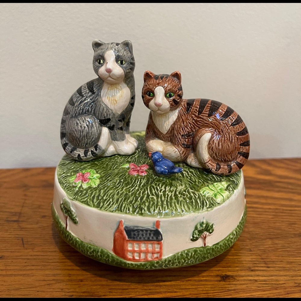 VTG Otagari Cat Music Box     Song- Memory